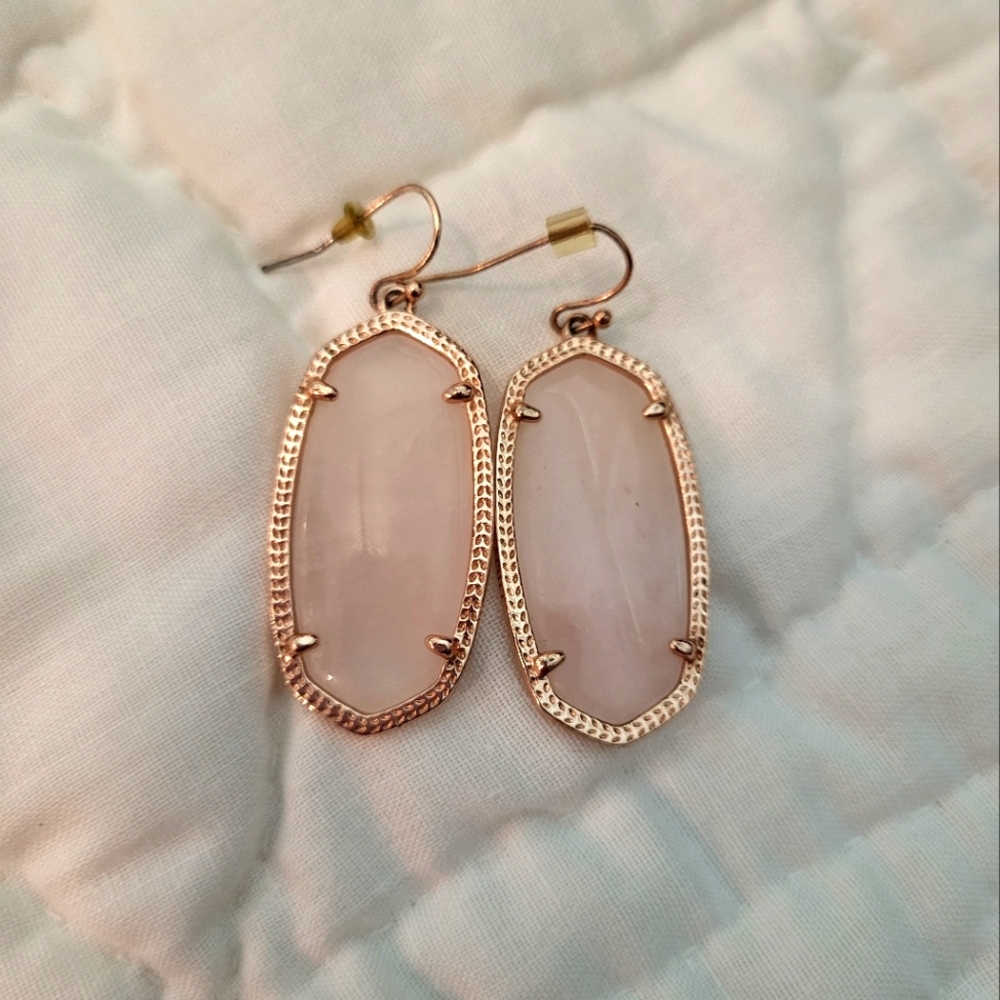 Kendra Scott "Elle" Earrings In Rose Gold And Rose Quartz